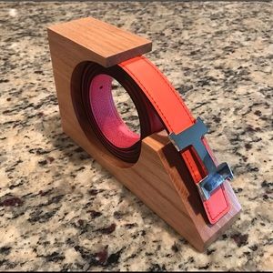 Belt Display Holder in Oak